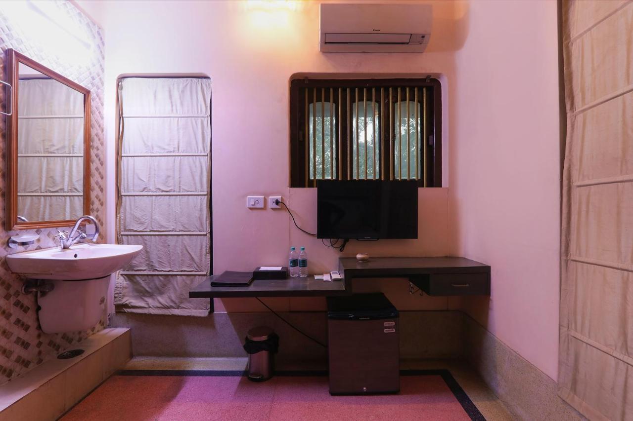 Fabhotel East View Varanasi Exterior foto